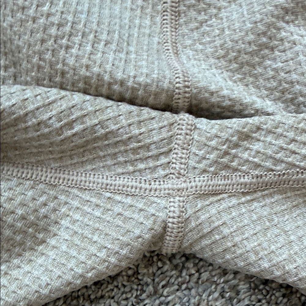 NWOT Lululemon Women's Engineered Warmth Joggers sz 6 - Picture 6 of 6